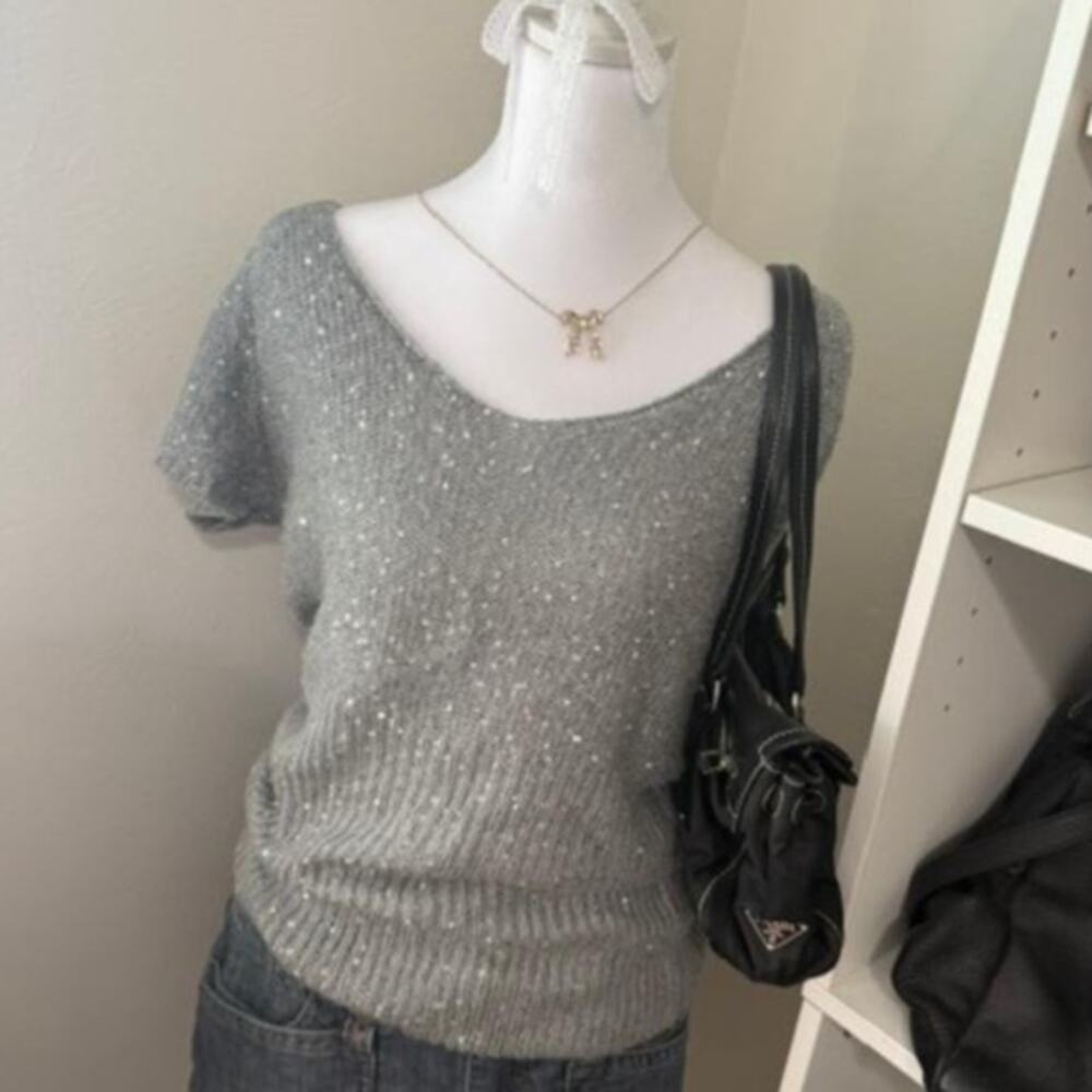 ✨ VINTAGE Y2K GREY SEQUIN SWEATER TOP ✨